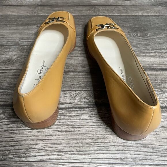 REVOLVE SALVATORE FERRAGAMO Horse Bit Flat Loafer size 9, 4A - Picture 8 of 11